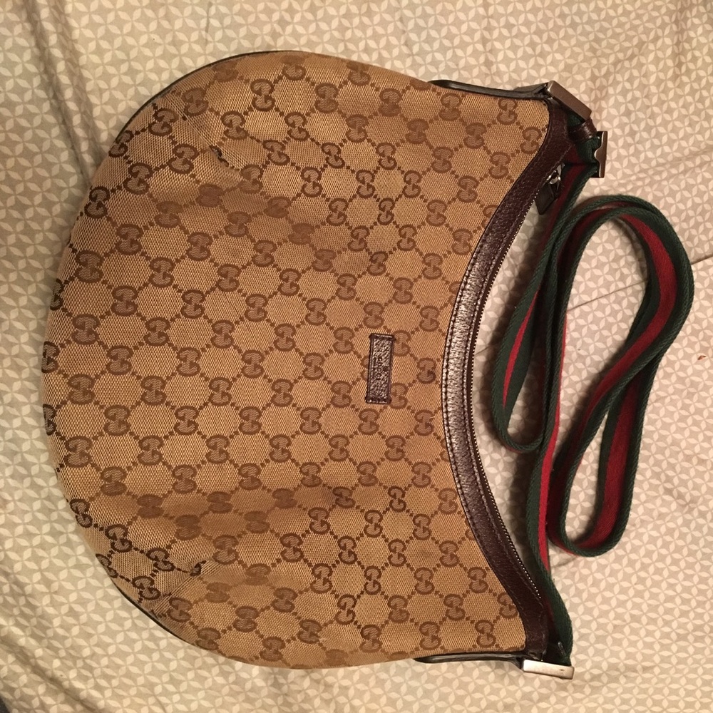 Gucci cross body purse
