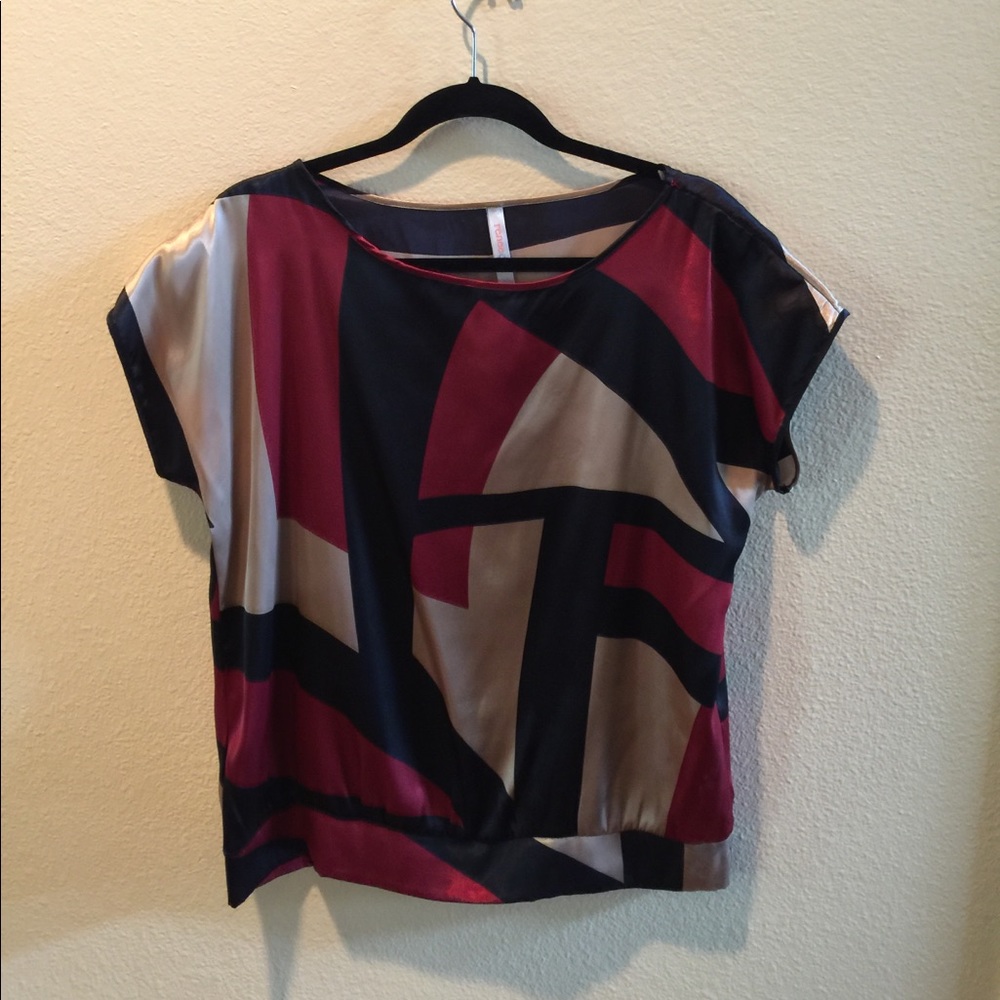 Geometric 100% Polyester Blouse with Band Bottom