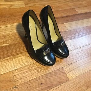 Coach Pumps