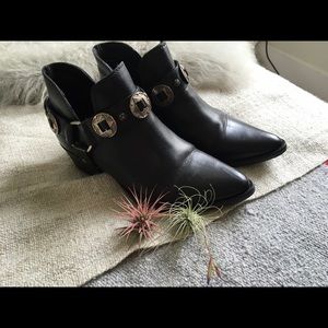 Steve Madden Ace Booties (8 1/2)