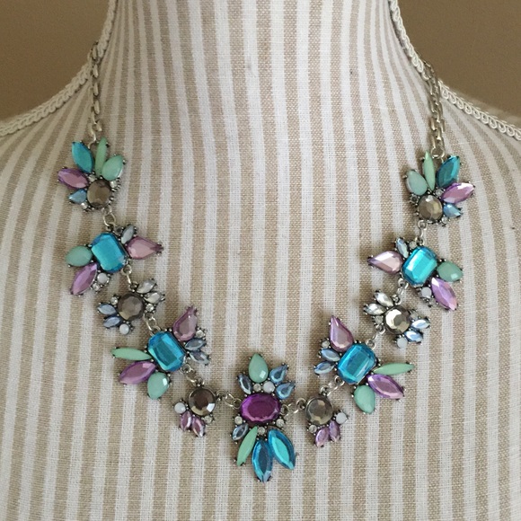 Jewelry - ✨ANNUAL SALE✨NWOT Gorgeous Statement Necklace