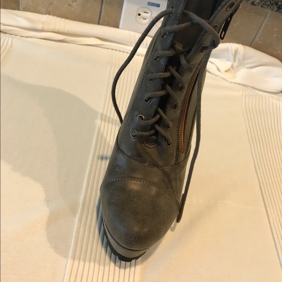 Bootie - Picture 3 of 4