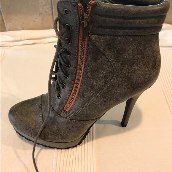 Bootie - Picture 4 of 4