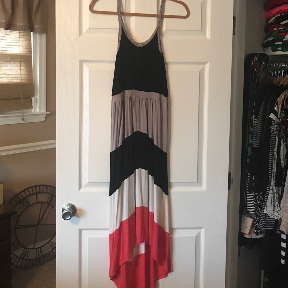 Cute colorblock maxi dress. Perfect for summer!!!