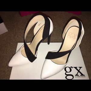 Ladies size 6.5 heels!