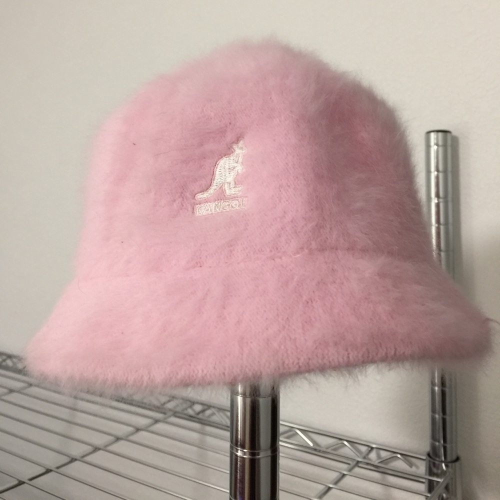 Size Large pink Angora blend Kangol hat