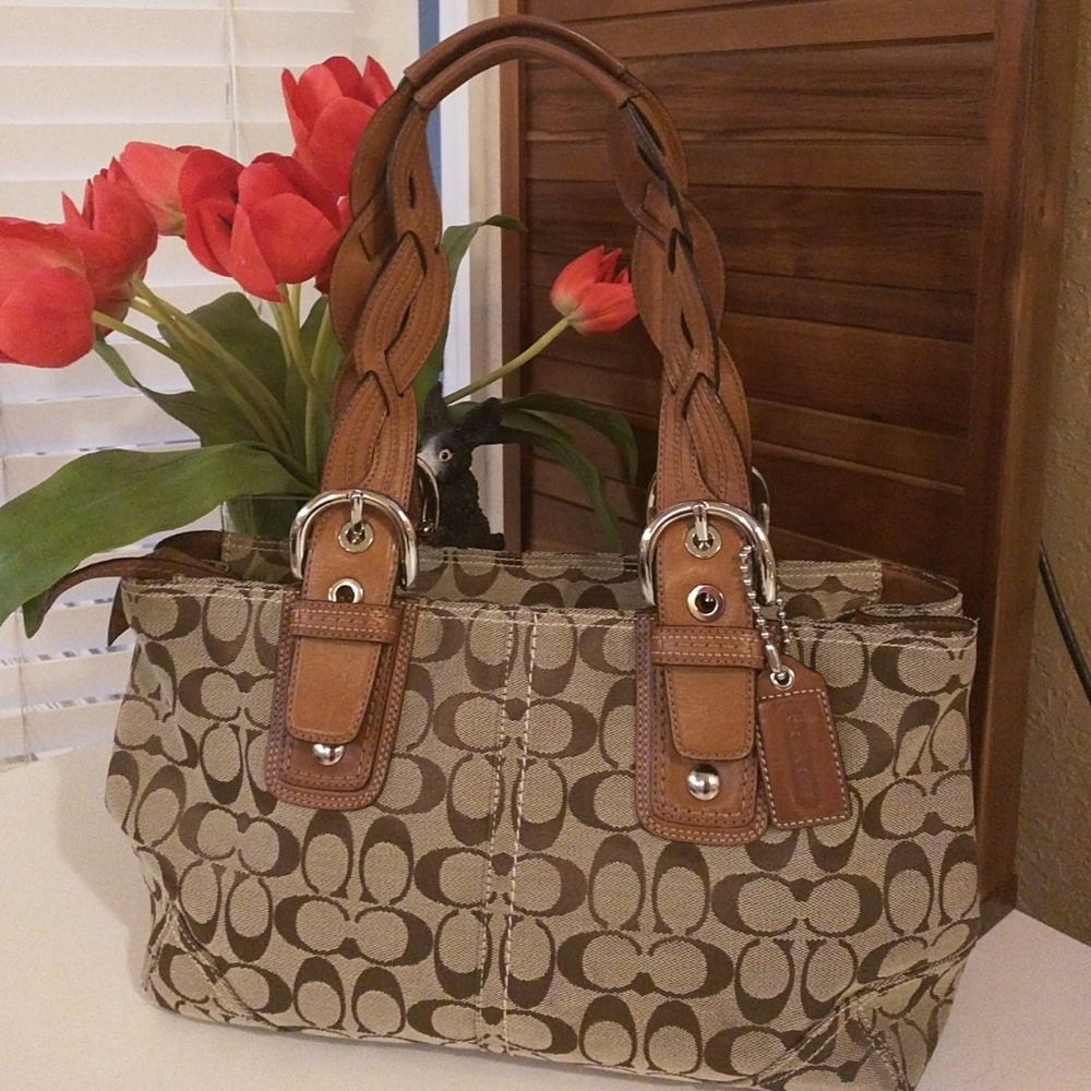 Coach Tan Signature Purse leather straps dust bag