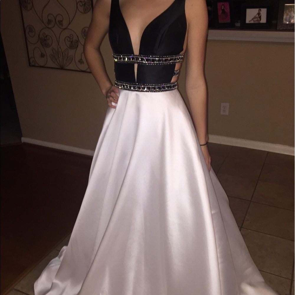Black and white prom dress
