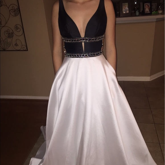 Black and white prom dress - Picture 2 of 4