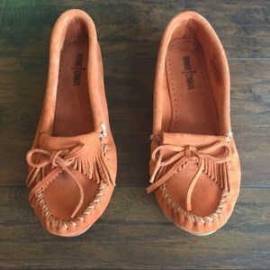Minnetonka Moccasins- NWOT Burnt Orange size: 10
