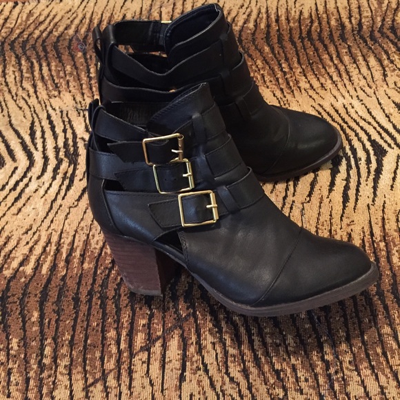 Hartley Buckle Booties - Picture 2 of 4