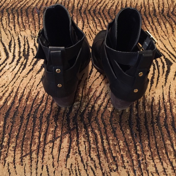 Hartley Buckle Booties - Picture 4 of 4