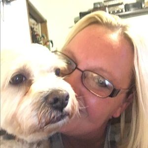 Meet your Posher, Lorie