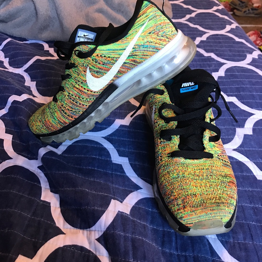 Nike Flyknit Max
