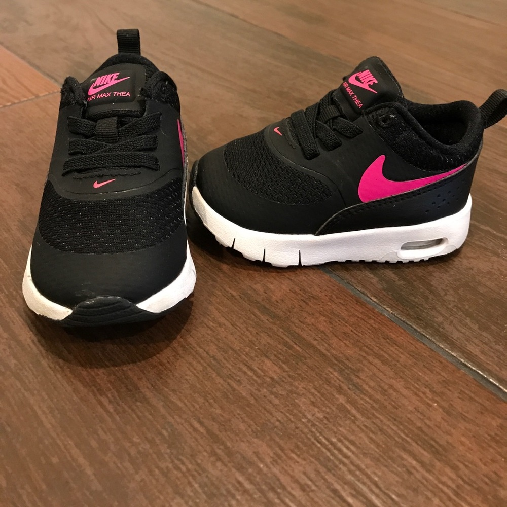 Nike Air Max Thea, Like New Toddler size 4