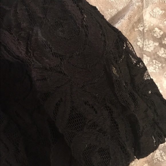 H&M high waisted lace bubble skirt - Picture 4 of 4