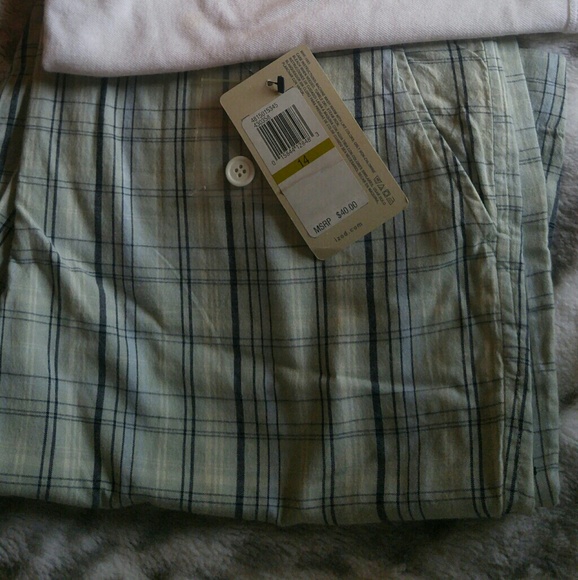 Shorts and shirt will separate. - Picture 2 of 3