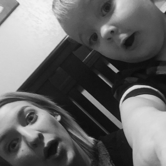 Meet your Posher, Dani - Picture 2 of 3