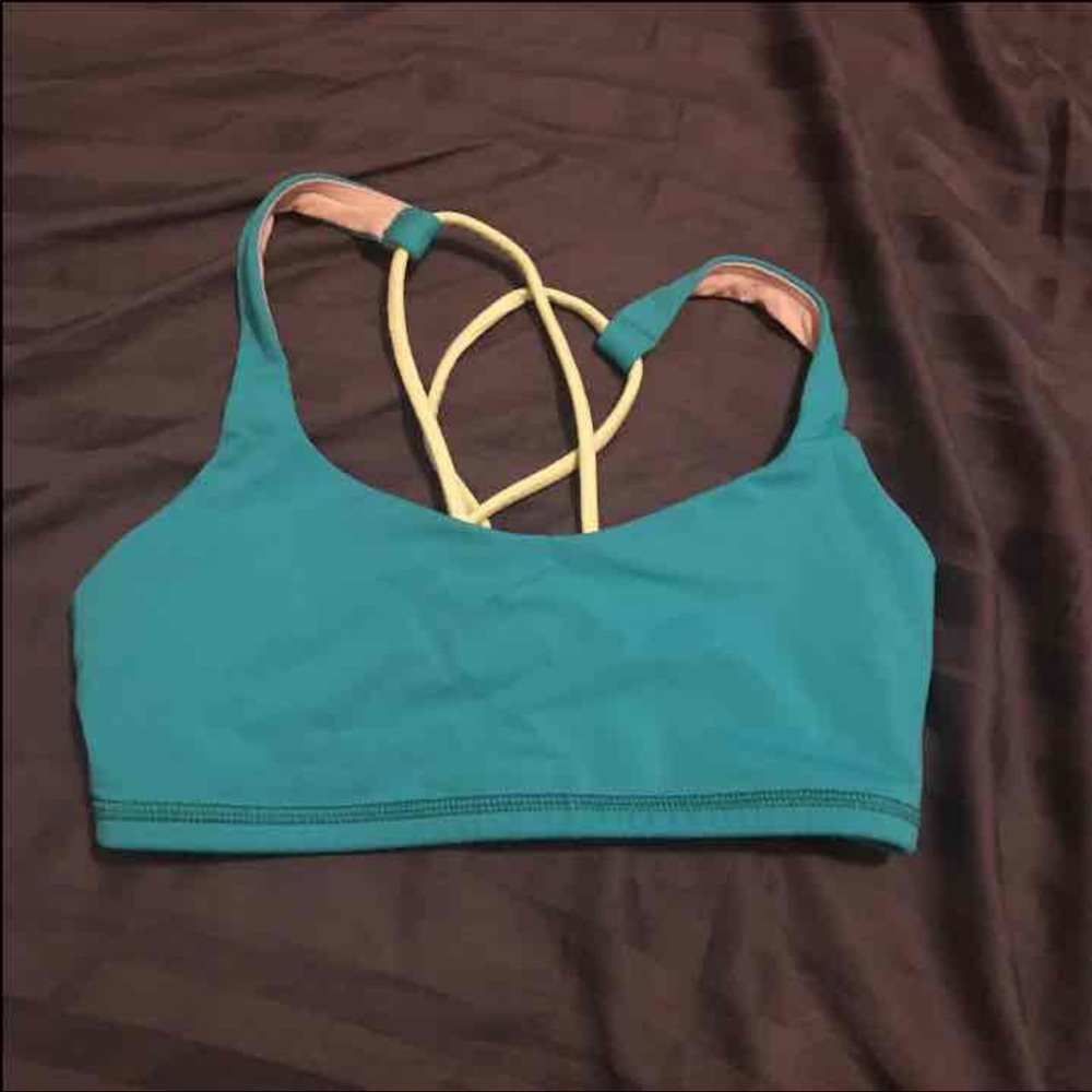 Lululemon size 2 Free To Be Bra