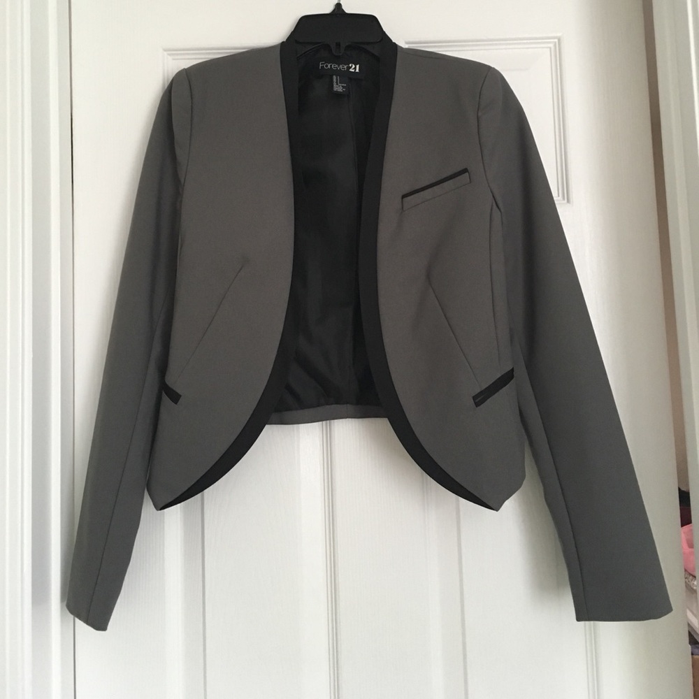 Fitted tuxedo jacket