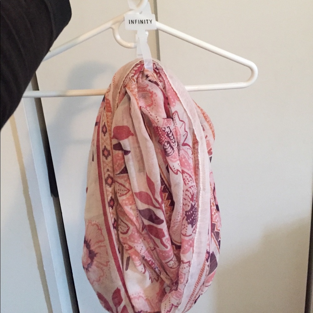 Infinity scarf