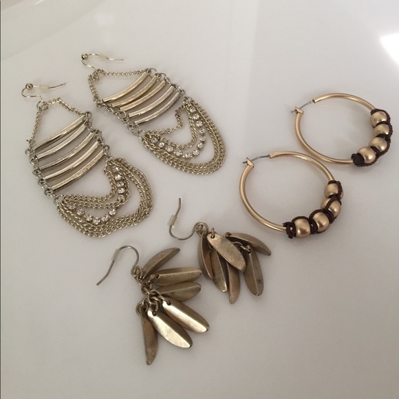3 for $13! Bundle of 3 pairs of earrings - Picture 2 of 2