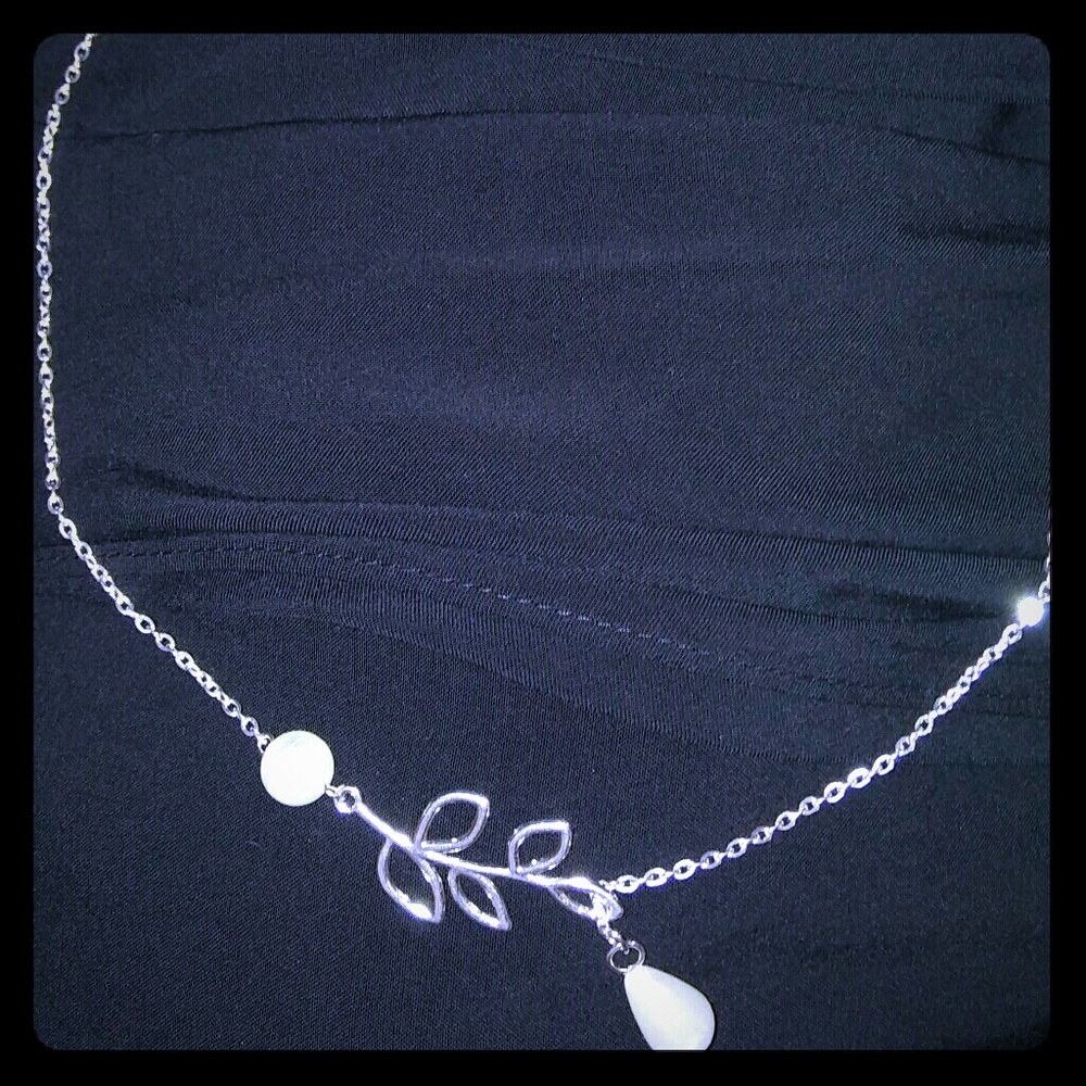 New Adjustable statement necklace.