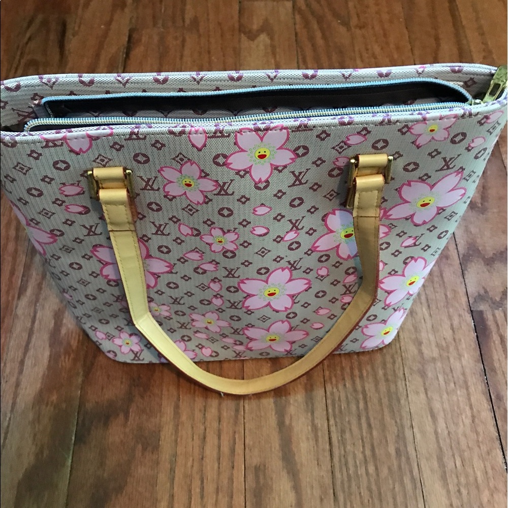 Authentic Louis Vuitton purse.