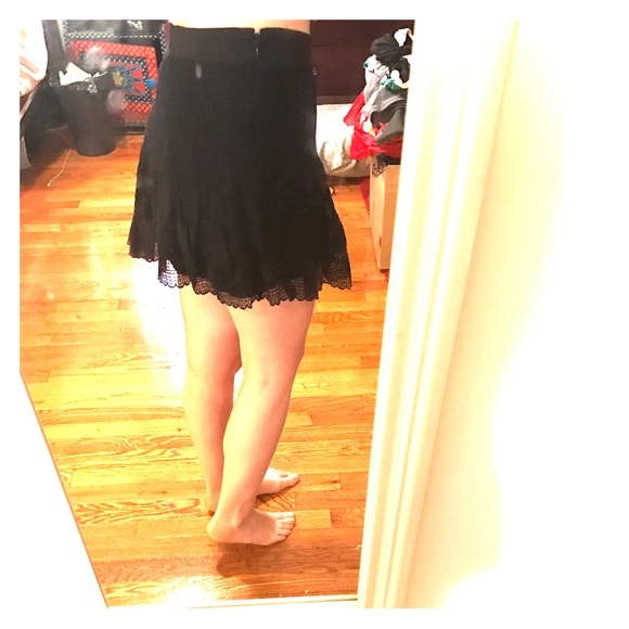 Black lace skirt - Picture 1 of 4