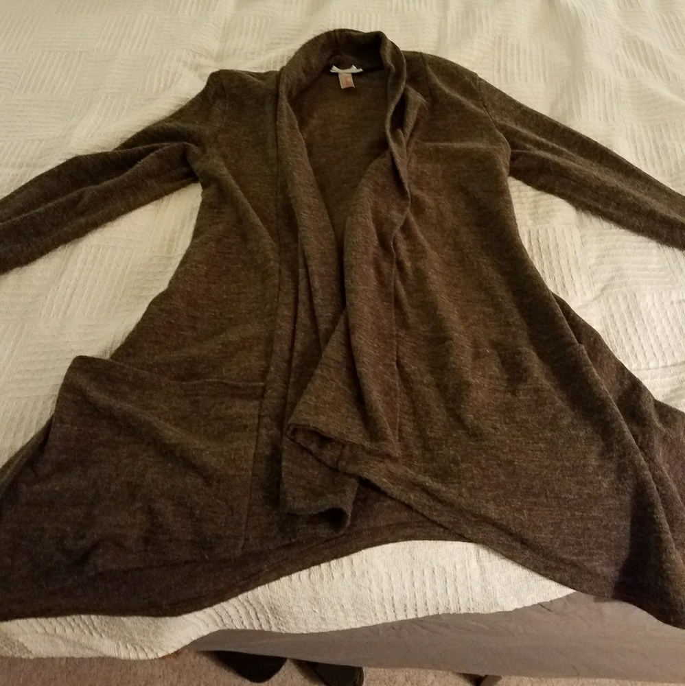 Long sweater, drapes in the front
