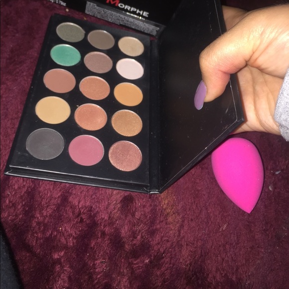 Makeup don't use it and need the money - Picture 3 of 6