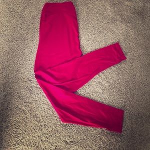 Super soft, never worn size TC LuLaRoe leggings.