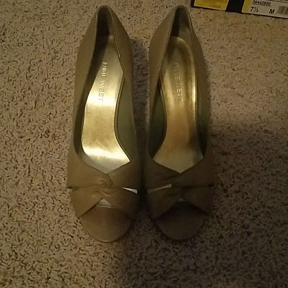 Womens Shoes