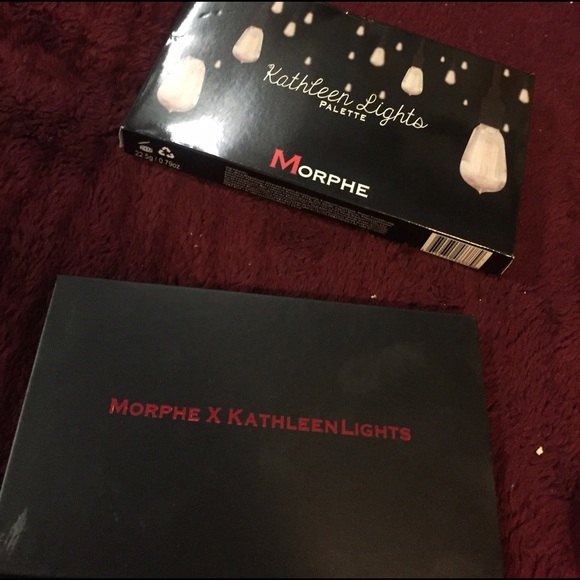 Makeup don't use it need the money - Picture 3 of 5