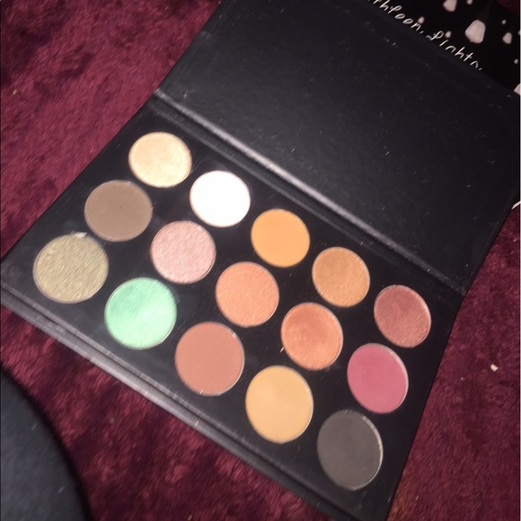 Makeup don't use it need the money - Picture 5 of 5