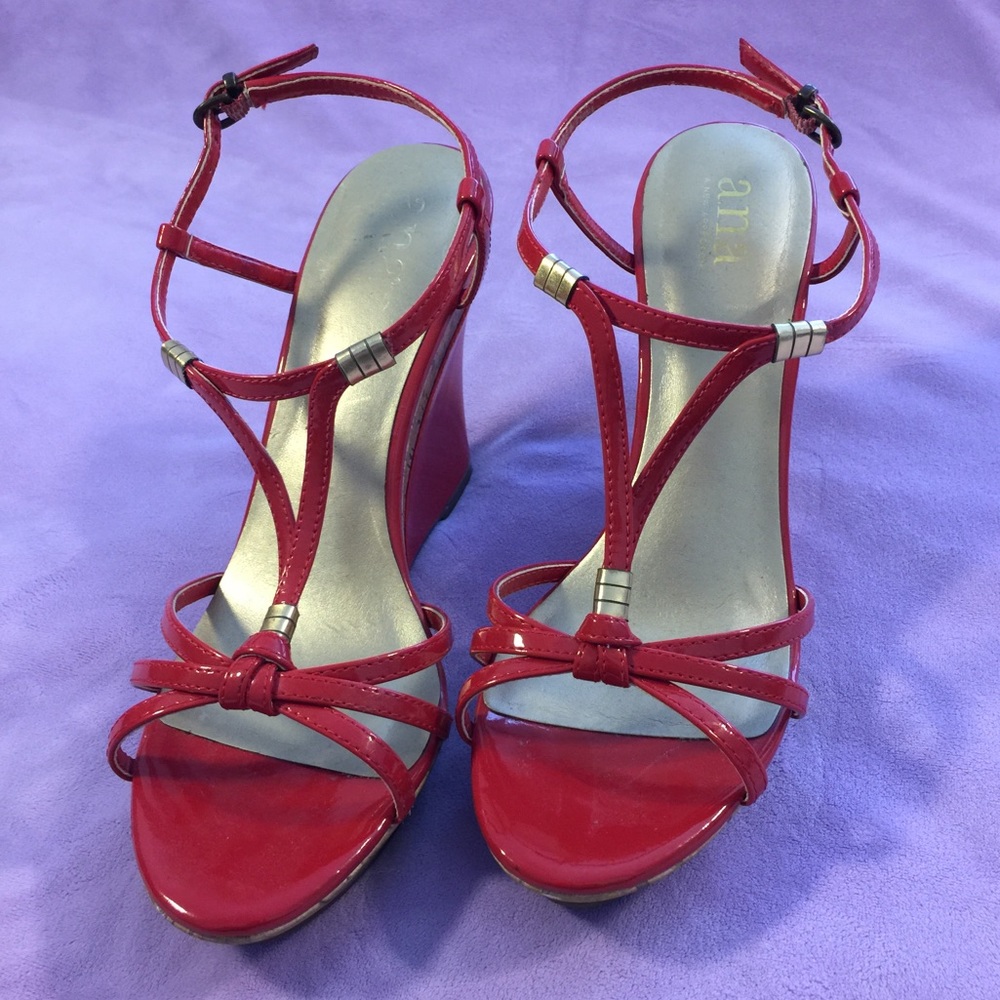 Super cute wedges!