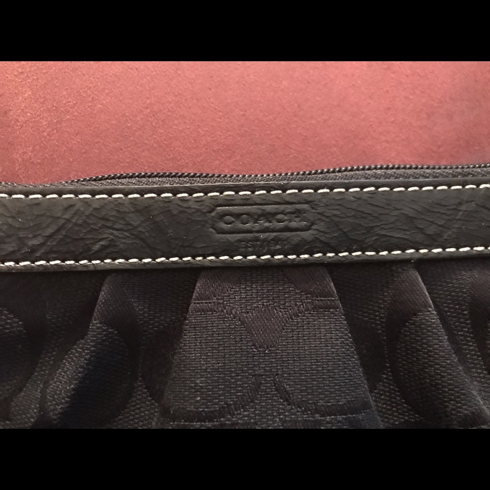 Coach wristlet - Picture 2 of 4