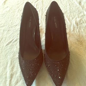 Nine West jeweled pumps: