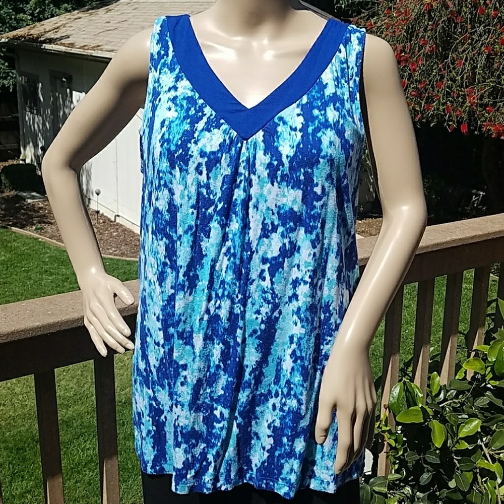 **SOLD**    Beautiful Blue Top - Size L