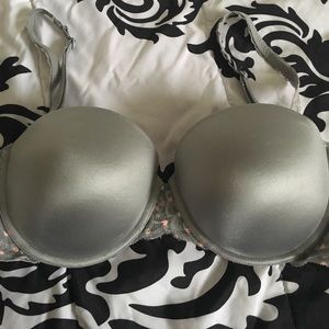 34D Victoria Secret Pink Bra!