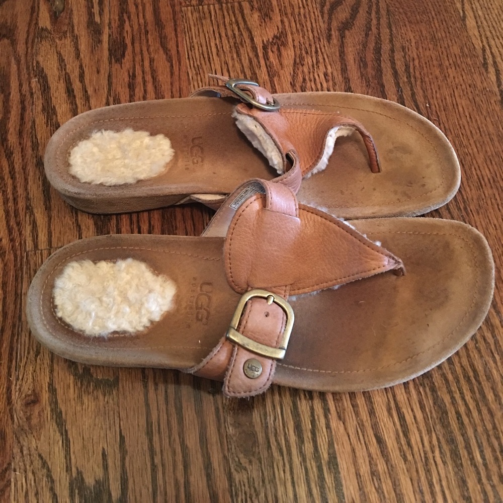 Ugg flip flops