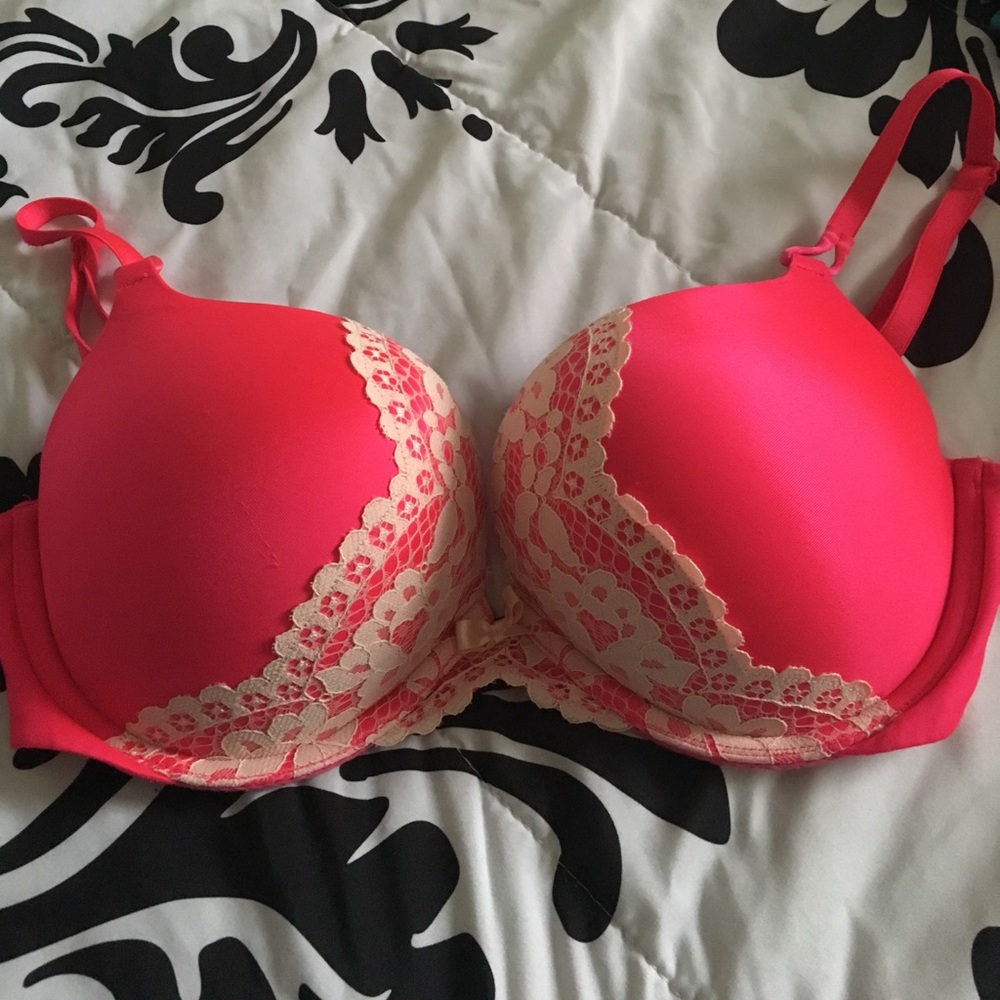 34D VS Miraculous Plunge Bra