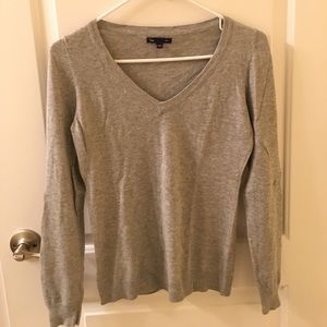 Gap Grey V-Neck Pullover Sweater