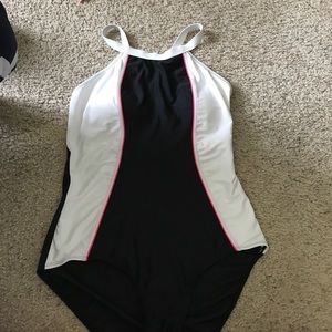 Kylie Jenner inspired Bathing suit