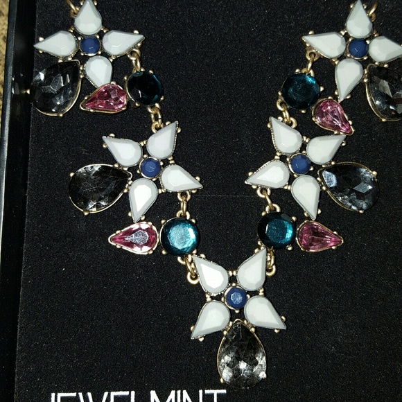Jewelmint "Jardin" Necklace