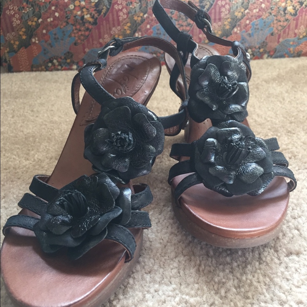Naya Sandal