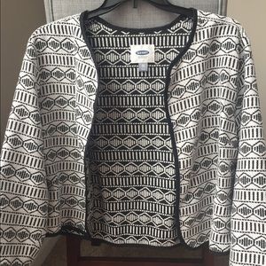 White and black print jaket