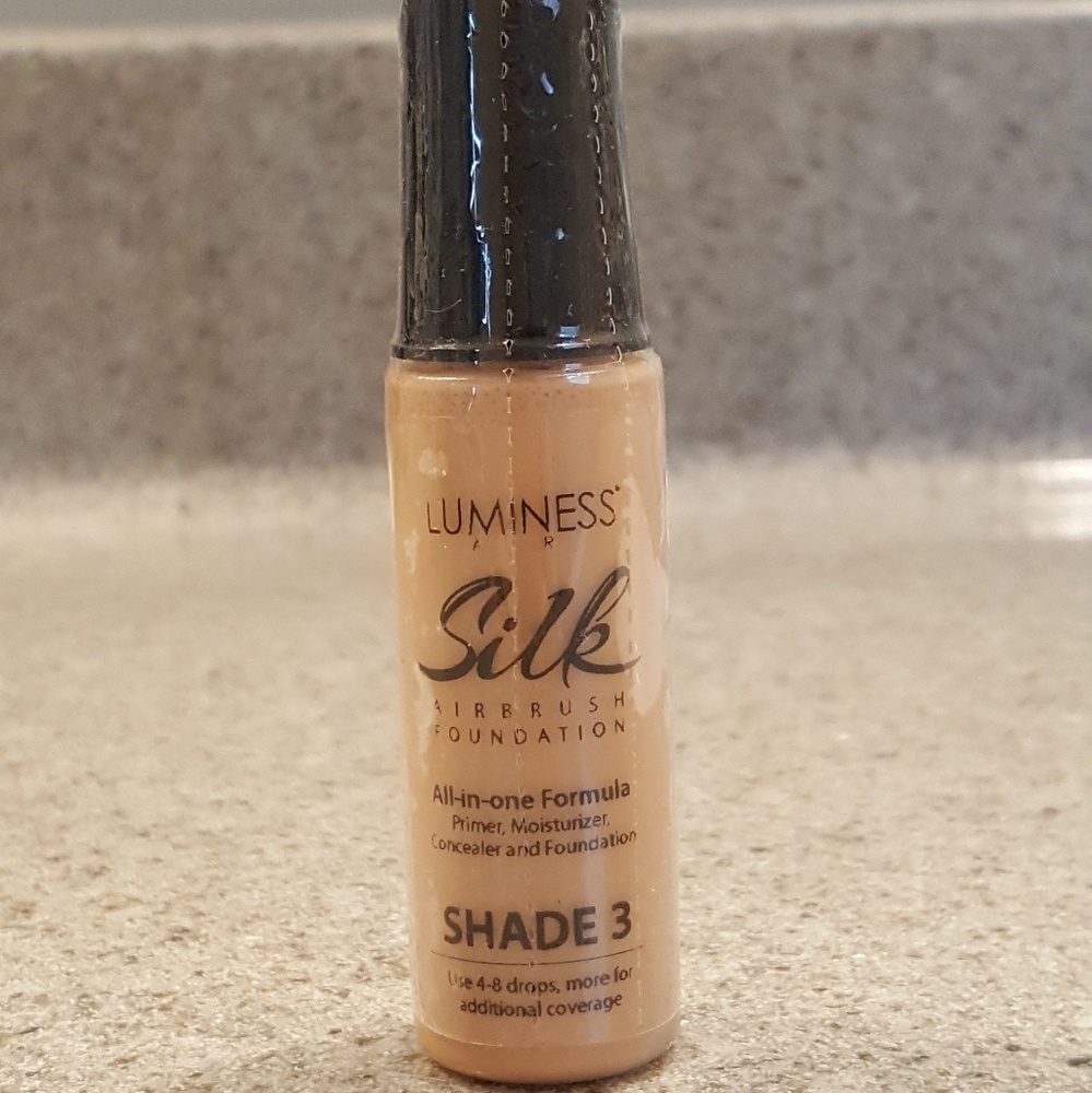 Sealed Luminess Airbrush Silk Foundation Shade 3