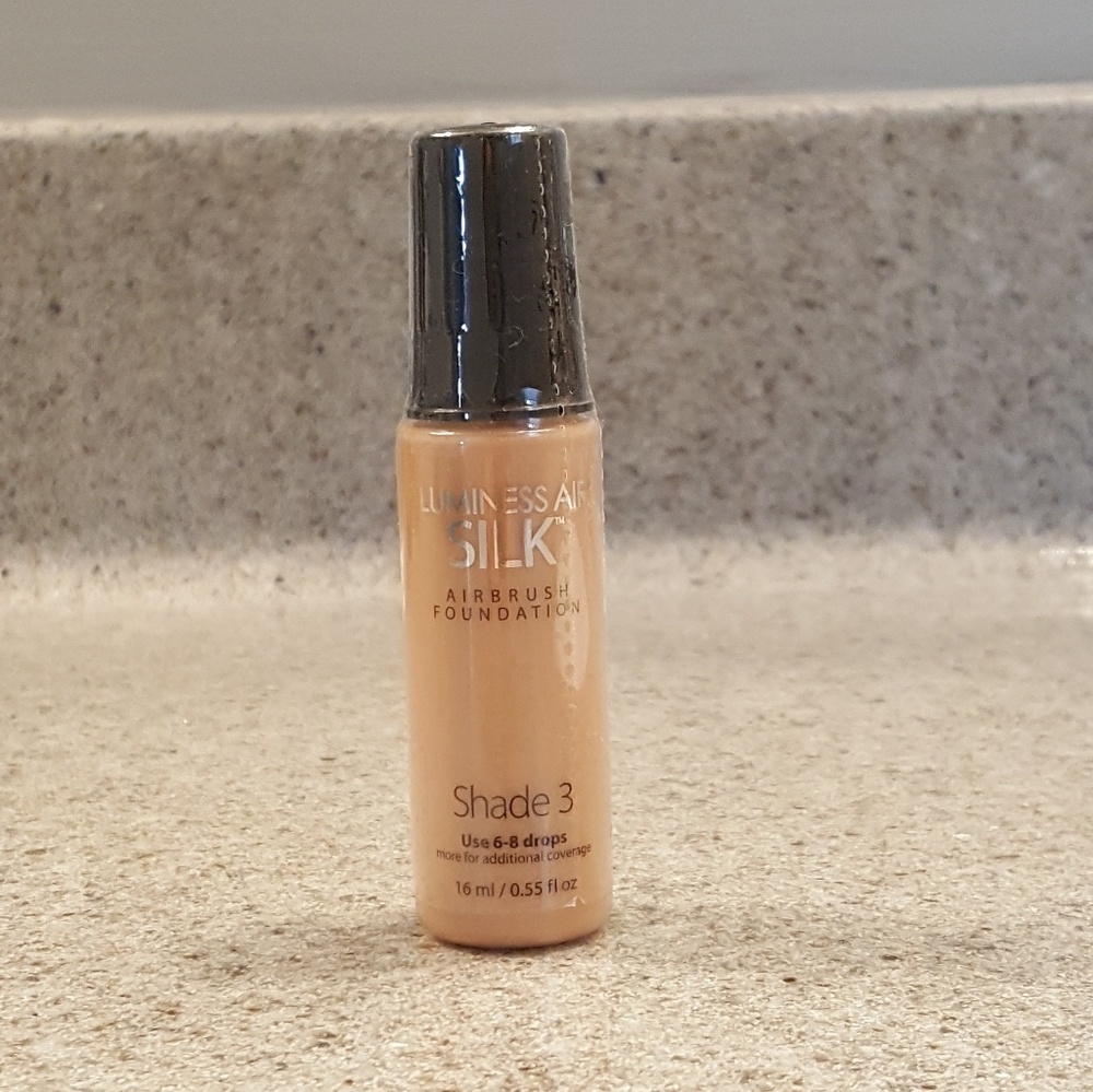 Sealed Luminess Airbrush Foundation Shade 3