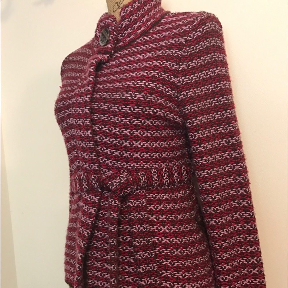 Gorgeous fitted bell sleeve jacket